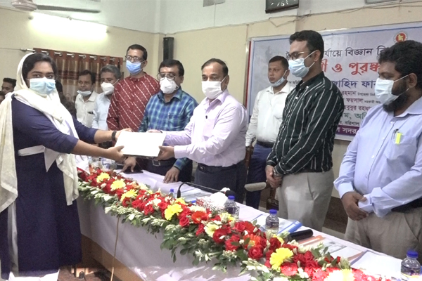 বরিশালে কুইজ প্রতিযোগিতার সমাপনী ও পুরস্কার বিতরণ