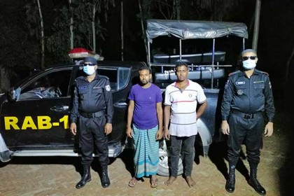 গাজীপুরে ফেনসিডিলসহ মাদকের দুই ডিলার আটক
