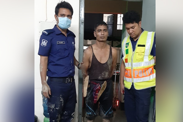 কুমিল্লায় টাইলস ছিনতাই চেষ্টার অভিযোগে একজনকে আটক