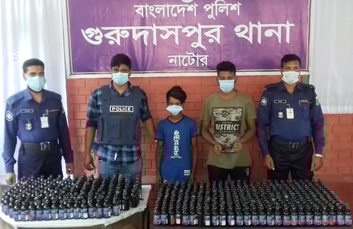 গুরুদাসপুরে ৫০০ বোতল ফেন্সিডিলসহ গ্রেফতার ২