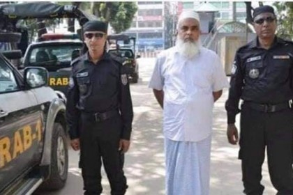 কোটিপতি গাড়িচালক মালেকের বিরুদ্ধে মামলা, রিমান্ডের আবেদন