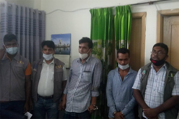 চাকরি দেয়ার নামে প্রতারণায় ভুয়া মেজর গ্রেফতার