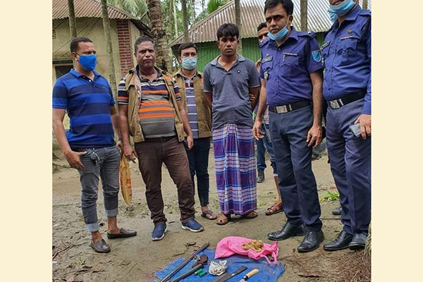 পাংশায় অস্ত্র-গুলিসহ সন্ত্রাসী গ্রেফতার