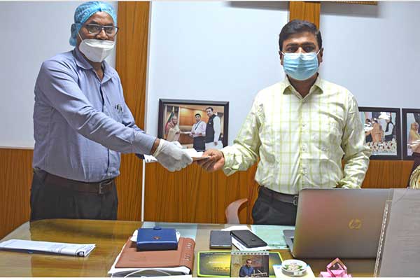 প্রধানমন্ত্রীর ত্রাণ তহবিলে ১০ লাখ টাকা দিল কুয়েট