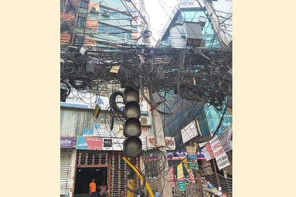 ডিএসসিসি'র অভিযানে ৫ মামলা, অর্ধ লাখ টাকা জরিমানা