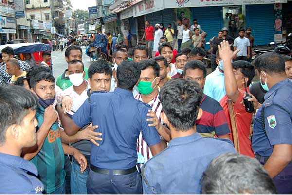 বগুড়ায় বিএনপির সভায় হট্টগোল ও ধাওয়া পাল্টা ধাওয়া