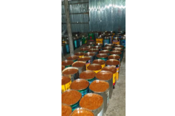 নাটোরে ভেজাল গুড় তৈরির কারখানায় অভিযান 

