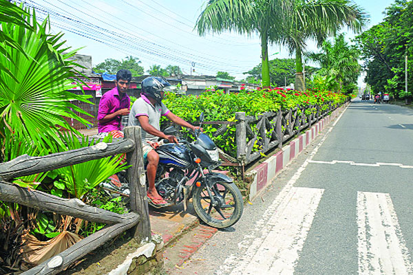 ঝুঁকি বাড়াচ্ছে পকেট গেট