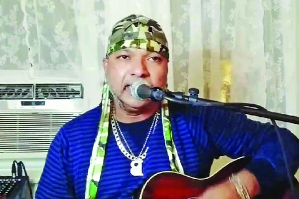 বিদেশে থেকে বিপ্লবের দেশের গান