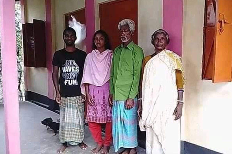প্রধানমন্ত্রীর দেওয়া উপহার ‘পাকা বাড়ি’ পেল ১০ ক্ষুদ্র নৃ-গোষ্ঠী পরিবার

