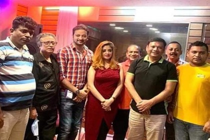 জুটি বাঁধলেন সাইমন-সুস্মি