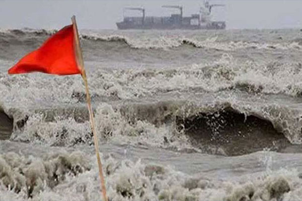 ভারী বর্ষণ হতে পারে, সাগরে ৩ নম্বর সংকেত

