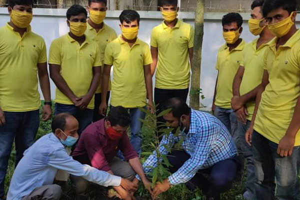 কটিয়াদীতে রক্তদান সমিতির বৃক্ষরোপণ কর্মসূচি