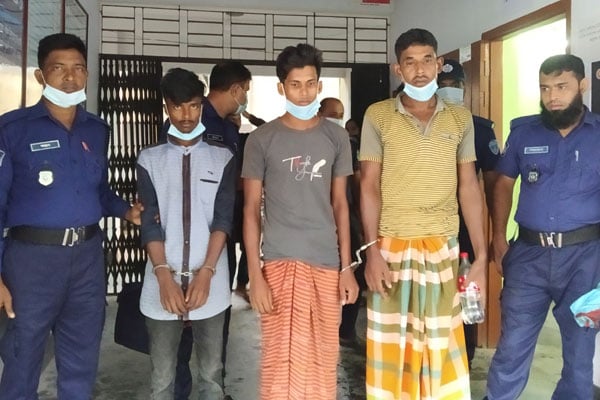 
বিকাশের পিন নম্বর না দেওয়ায় হত্যা, আটক ৩ 