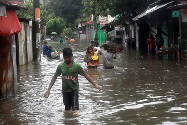রেকর্ড পরিমাণ বৃষ্টি, রংপুরে ৪০ হাজার মানুষ পানিবন্দী