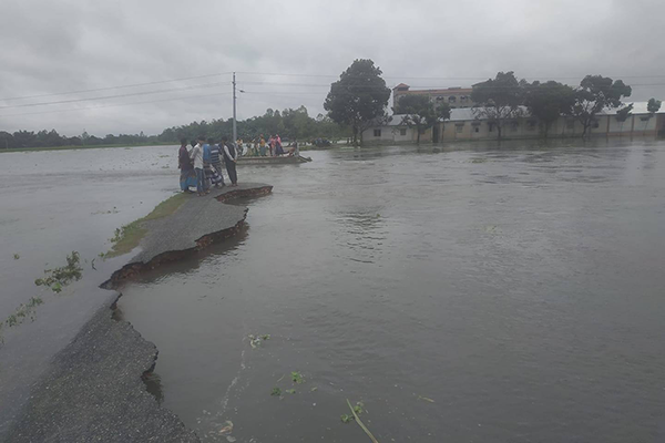 বৃষ্টির পানিতে ভেসে গেল কোটি টাকার রাস্তা!