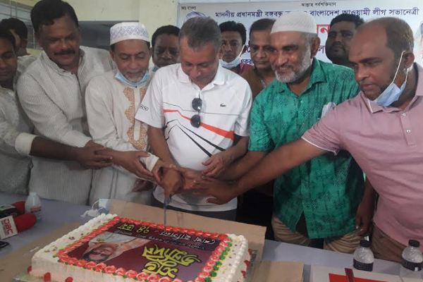 নোয়াখালীতে প্রধানমন্ত্রী শেখ হাসিনার জন্মদিন উদযাপন