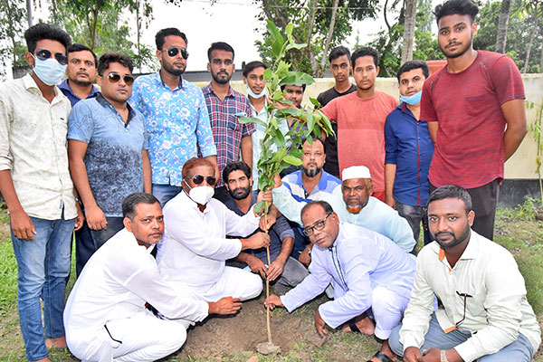'বঙ্গবন্ধু কন্যা কর্মদক্ষতা দিয়ে আজ বিশ্বনেত্রীর আসনে আসীন'