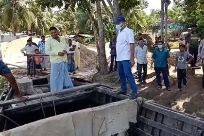 হালদা নদীতে বালি উত্তোলন, ৪ ইঞ্জিনচালিত নৌকা ধ্বংস