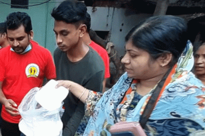 নিয়মিত খাদ্য সহায়তা দিচ্ছে পথশিশু ফাউন্ডেশন