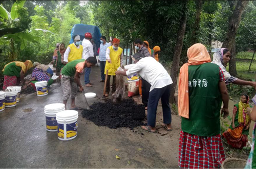 চাঁপাইনবাবগঞ্জে গ্রামীণ সড়ক রক্ষণাবেক্ষণ মাস উদযাপন 