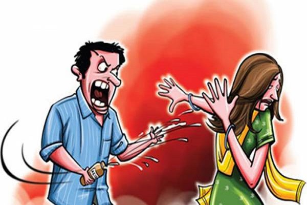বড়াইগ্রামে কুপ্রস্তাবে রাজি না হওয়ায় দাদি-নাতনিকে এসিড নিক্ষেপ
