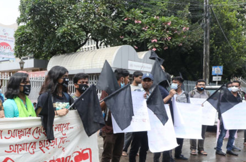 শাহবাগে ধর্ষণবিরোধী গণজমায়েত শুরু