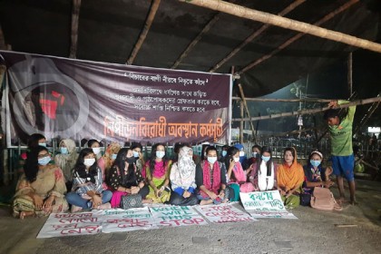 ধর্ষকের গ্রেফতারের দাবিতে অনশনে ঢাবির সেই শিক্ষার্থী