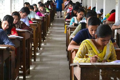 পরীক্ষা দিয়েই বিশ্ববিদ্যালয়ে ভর্তি হতে হবে
