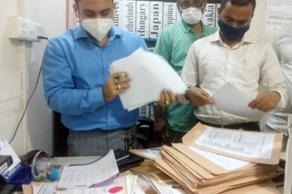 প্রবাসে চাকরির লোভ দেখিয়ে প্রতারণা, ‘ভিসা গাইড সেন্টার’ সিলগালা

