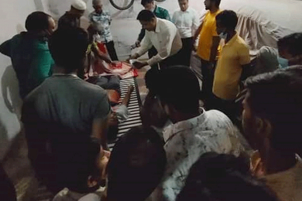 বহুতল ভবন থেকে লাফিয়ে পড়ে ব্যাংক কর্মকর্তার আত্মহত্যা