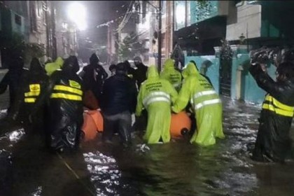 ভারতে ভয়াবহ দেয়াল ধস, ৯ জনের মৃত্যু (ভিডিও)