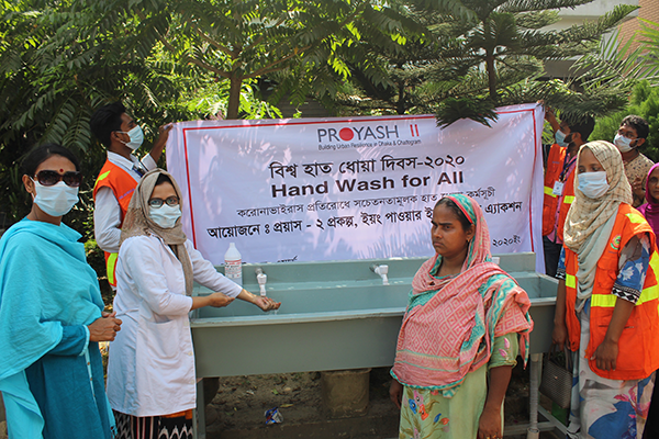 করোনা সবাইকে হাত ধোয়ায় অভ্যস্ত করেছে