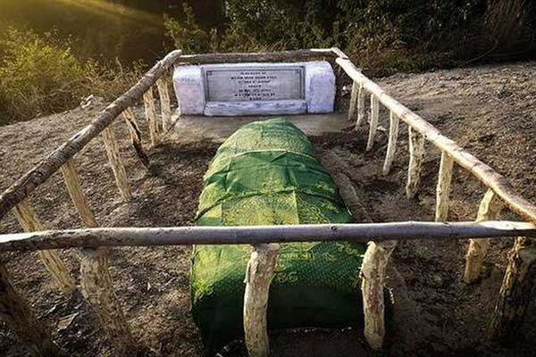 পাকিস্তানি মেজরের কবর পুনর্নির্মাণ করল ভারতীয় সেনা