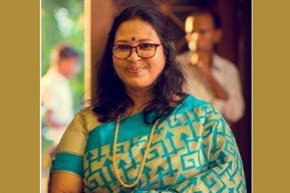 চবিতে শাস্তির বদলে যেন পুরস্কারই পেলেন সেই শিক্ষিকা!
