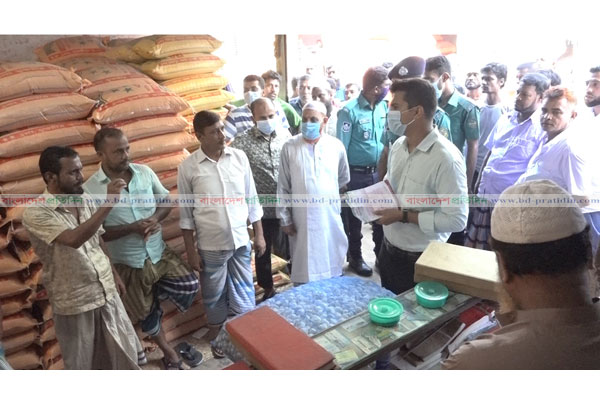 বরিশালে লোকসান দিয়ে আলু বিক্রির দাবি, দাম সহনীয় রাখতে অভিযান