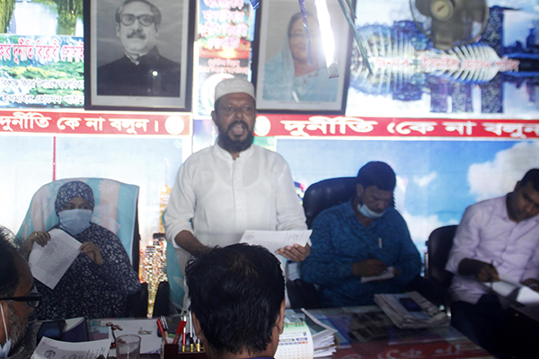 চাঁদা না দেয়ায় ব্যবসায়ীর উপর সন্ত্রাসী হামলার অভিযোগ