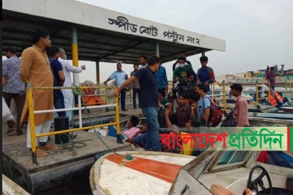 কাঁঠালবাড়ী-শিমুলিয়া রুটে লঞ্চ চলাচল বন্ধ, স্পীড বোটে উপচে পড়া ভিড় 
