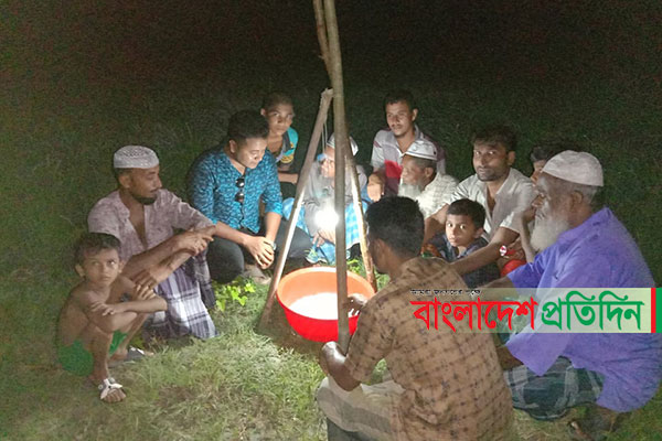 গলাচিপায় বেড়েছে আলোক ফাঁদের ব্যবহার
