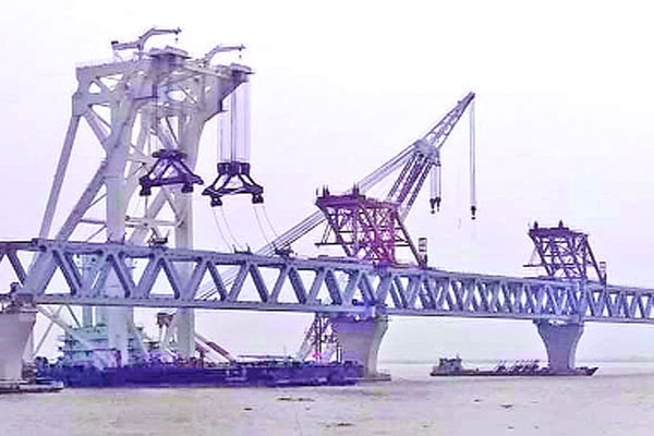 পদ্মা সেতু দৃশ্যমান পাঁচ কিলোমিটার 