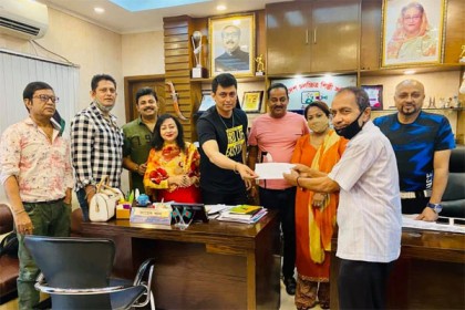 সনাতন ধর্মাবলম্বীদের পূজার উপহার দিল চলচ্চিত্র শিল্পী সমিতি