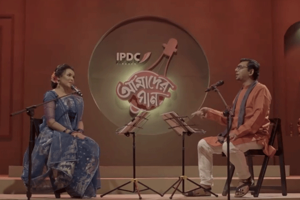 ‘সর্বত মঙ্গল রাধে’ গেয়ে প্রশংসিত শাওন-চঞ্চল (ভিডিও)