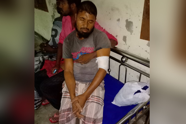 গলাচিপায় ধান কাটা নিয়ে দুই পক্ষের সংঘর্ষ, আহত ১৫