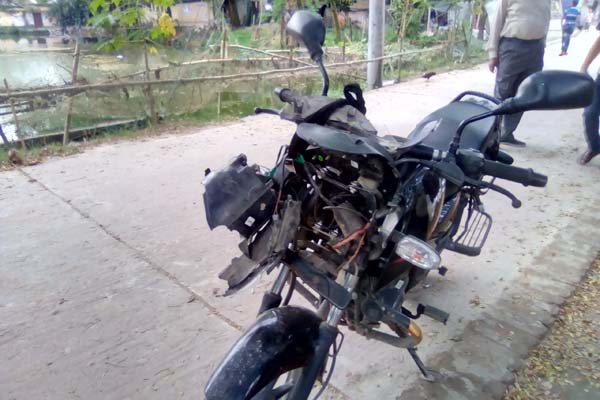 বোয়ালমারীতে মোটরসাইকেল নিয়ে পালানোর সময় চোর আটক