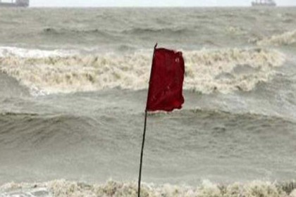 বঙ্গোপসাগরে লঘুচাপ, বন্দরে ৩ নম্বর সংকেত