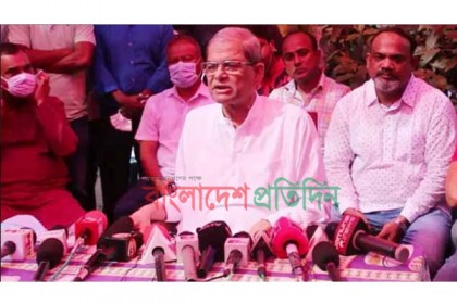দেশে অর্থনৈতিক উন্নয়নের নামে ধোঁকাবাজি চলছে: মির্জা ফখরুল