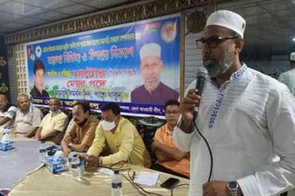 নাটোর ৩৫ পূজামণ্ডপে অনুদান দিলেন আওয়ামী লীগ নেতা
