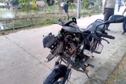 বোয়ালমারীতে মোটরসাইকেল নিয়ে পালানোর সময় চোর আটক