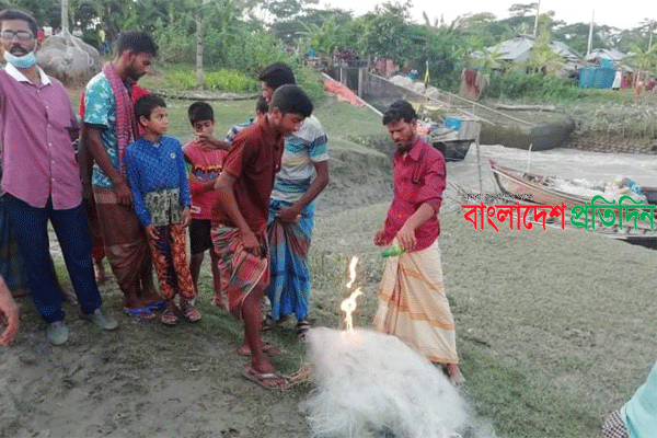 বরগুনায় ইলিশ সংরক্ষণ অভিযান, ১ কোটি টাকার জাল জব্দ