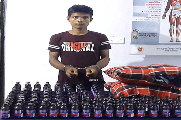 বগুড়ায় ফেনসিডিলসহ আটক ১ 